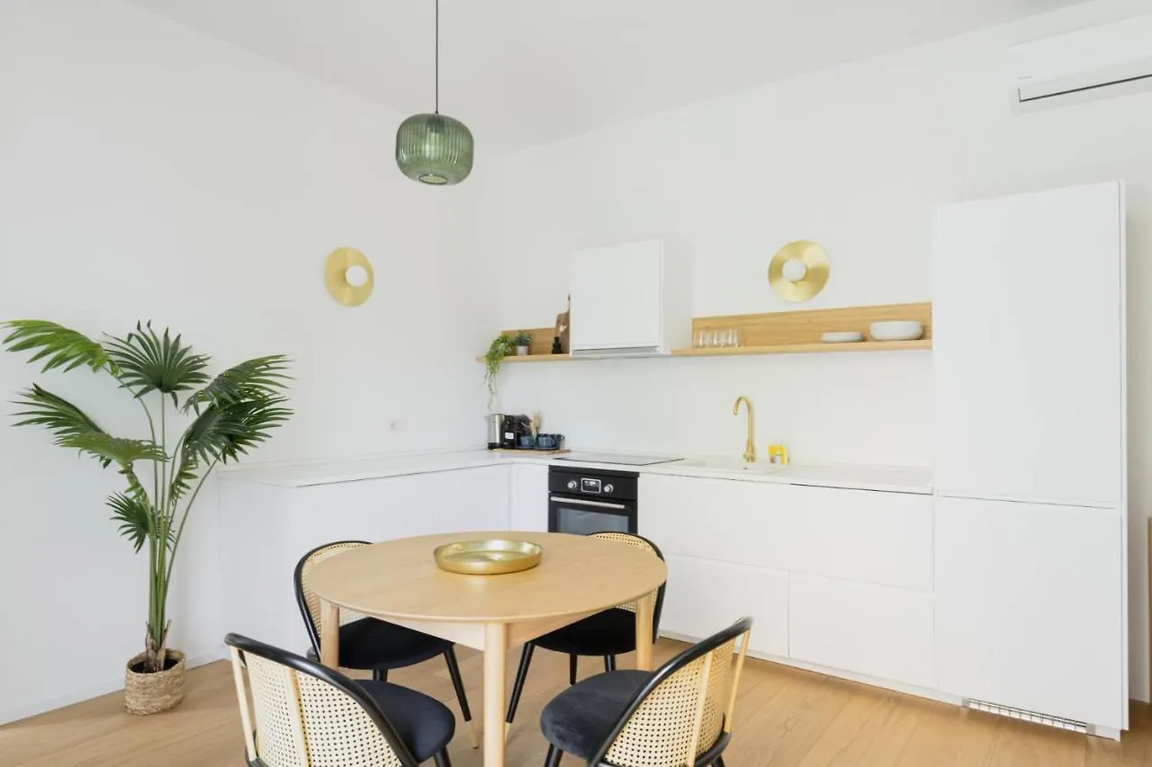 Easylife - Romantico Appartamento Sui Navigli Milan 0*,  Italy