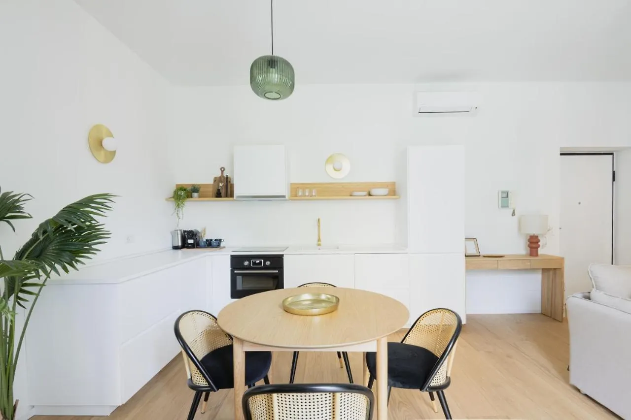Apartment Easylife - Romantico Appartamento Sui Navigli Milan